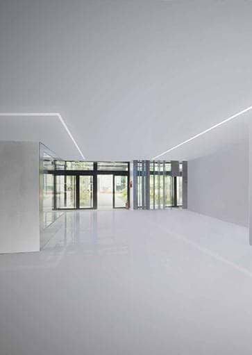 Projectverlichting Artimide. Verlichtingsarmaturen en lampen voor kantoren, schepen, winkels, horeca, musea, etc. Webo adviseert al meer dan 60 jaar architecten, bedrijven en instellingen bij de inrichting van zakelijke ruimtes.