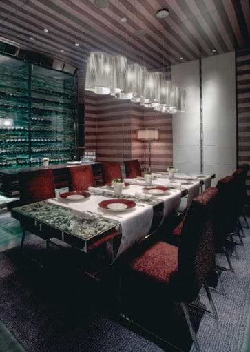 Projectverlichting Artimide. Verlichtingsarmaturen en lampen voor kantoren, schepen, winkels, horeca, musea, etc. Webo adviseert al meer dan 60 jaar architecten, bedrijven en instellingen bij de inrichting van zakelijke ruimtes.