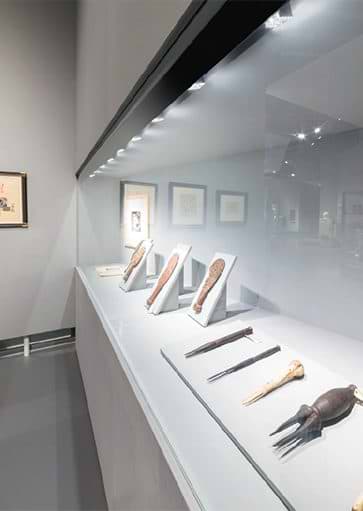 Artimide railverlichting. Projectverlichting voor bedrijven, kantoren, winkels, schepen, horeca gelegenheden, vergaderzalen, ontvangstruimtes, praktijkruimtes en meer. Moderne lampen, klassiek verlichting, design lampen, exclusieve verlichtingsarmaturen, basis verlichting voor woonkamer, keuken, badkamer, slaapkamer en hal. Buitenverlichting etc. Bij Webo Verlichting in Beuningen bij Nijmegen, vindt u duizenden lampen. Alle smaken en stijlen zijn vertegenwoordigd. Webo vertegenwoordigt in Nederland meer dan 60 verlichtingsmerken, lampen merken en lampen ontwerpers. In de grootste verlichtingsshowroom van Nederland helpen verlichtingsexperts u graag. U kunt een klein gedeelte van onze lampen online kopen in onze verichtingswebshop. Bezoek onze verlichtingszaak.