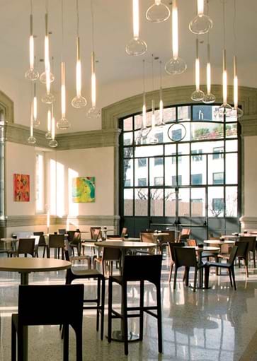 Projectverlichting. Verlichtingsarmaturen en lampen voor kantoren, schepen, winkels, horeca, musea, etc. Webo adviseert al meer dan 60 jaar architecten, bedrijven en instellingen bij de inrichting van zakelijke ruimtes.