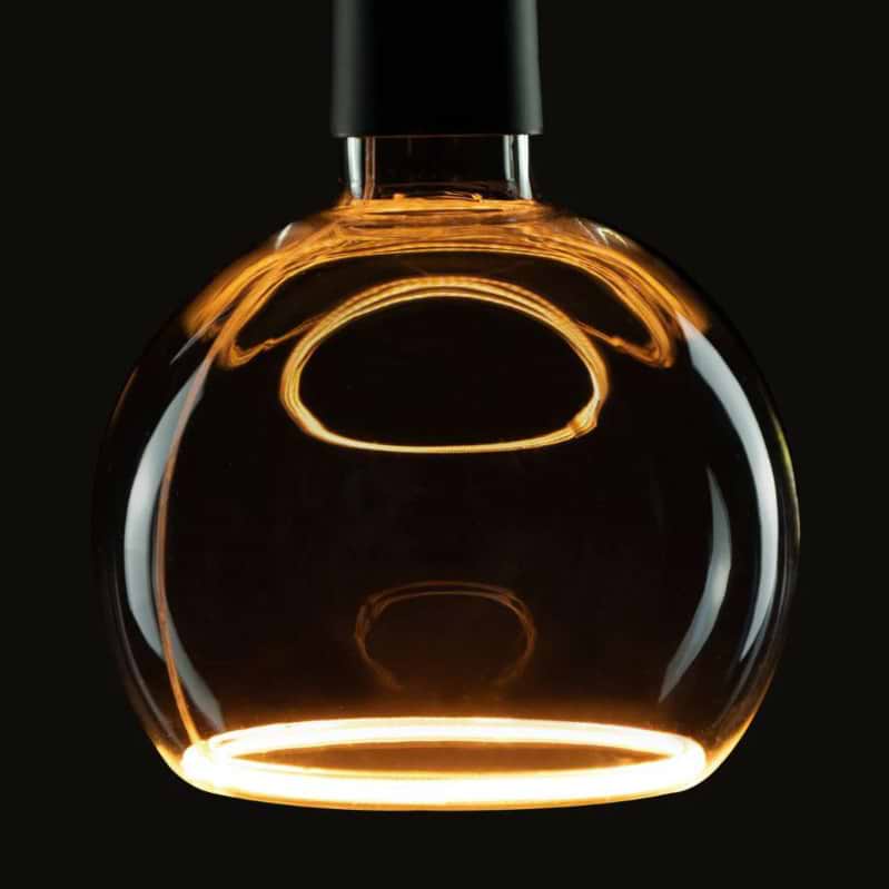 Segula Floating Globe smokey grey LED lichtbron. Verschillende afmetingen: 125 mm, 150 mm, 200 mm. Te koop bij Webo, ook in onze webshop.