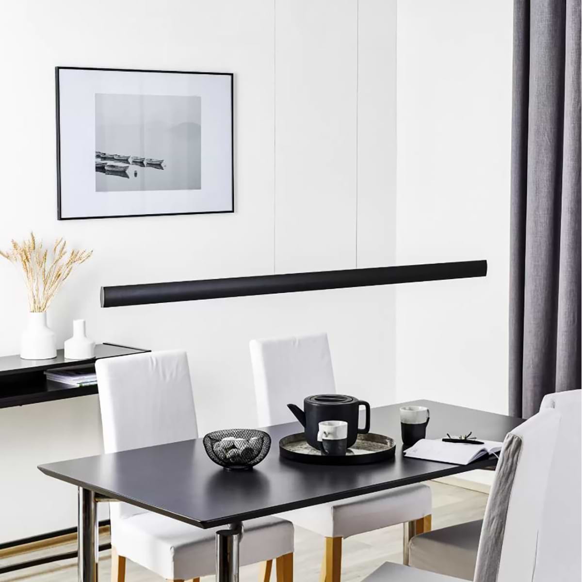 Smalle hanglamp. Serie: RUNA. Kleur: zwart. Knapstein. Diverse kleuren en afmetingen