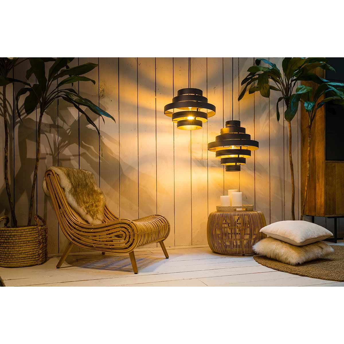 05-HL4358-30. Moderne zwarte sfeervolle hanglamp. LED, mat zwart. Modern design. 05-HL4358-30. ETH, Expo Trading Holland, Webo Verlichting Showroom lampen online, lampen inspiratie Beuningen bij Nijmegen.
