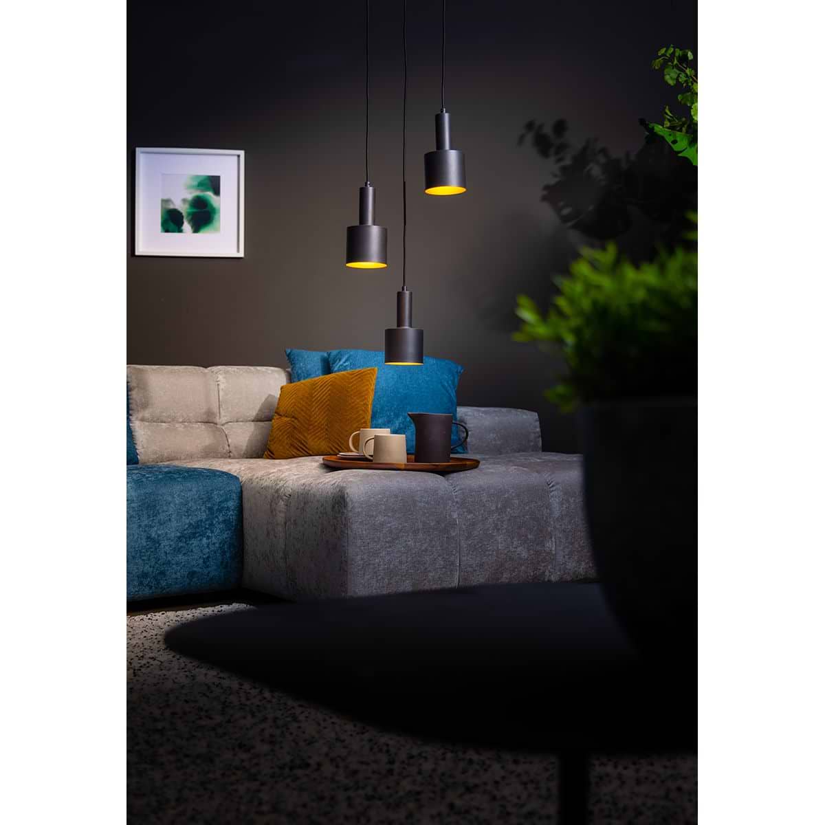 05-HL4392-30. Moderne zwarte hanglamp, drie lichts, drie zwarte kappen, Sledge, ETH, 05-HL4392-30. Expo Trading Holland, Webo Verlichting Showroom lampen online, lampen inspiratie Beuningen bij Nijmegen. Design mat zwarte hanglamp, drie kappen, drie lichts. Sfeervolle verlichting. Webo Verlichting showroom lampen online Beuningen bij Nijmegen. Lampen webshop.