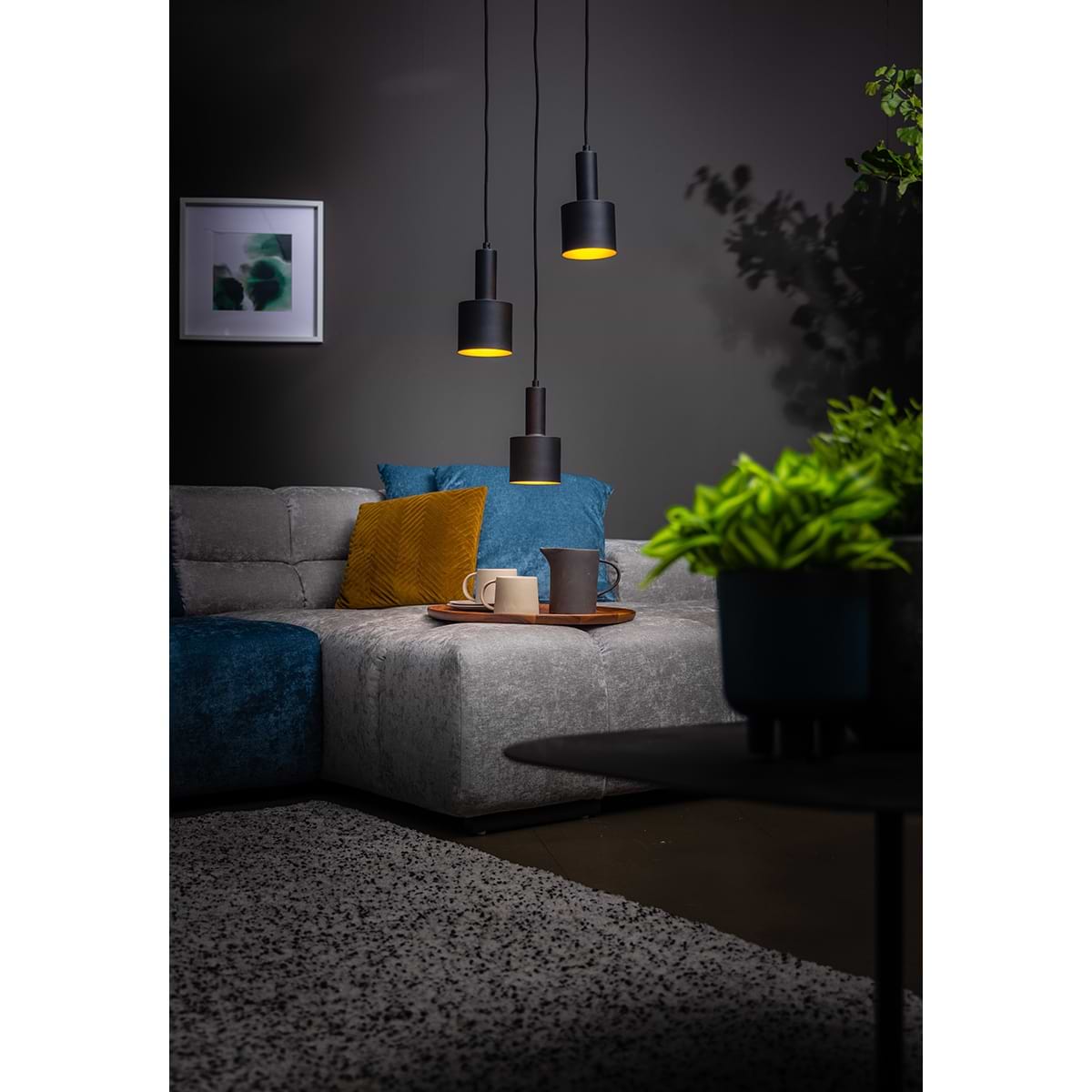 05-HL4392-30. Moderne zwarte hanglamp, drie lichts, drie zwarte kappen, Sledge, ETH, 05-HL4392-30. Expo Trading Holland, Webo Verlichting Showroom lampen online, lampen inspiratie Beuningen bij Nijmegen. Design mat zwarte hanglamp, drie kappen, drie lichts. Sfeervolle verlichting. Webo Verlichting showroom lampen online Beuningen bij Nijmegen. Lampen webshop.