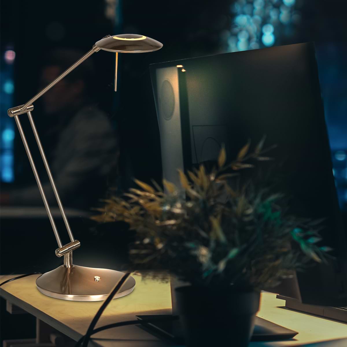 Leeslamp, tafellamp, bureaulamp. Functioneel en sfeerlicht. LED. Dimbaar en verstelbaar. Staal, RVS Look