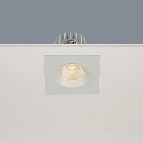 Inbouwspot badkamer en beschutte plaatsen buiten - dimbaar LED - DL - wit vierkant dimbaar vast 8W IP44 2700K 36º - serie VENICE - ART DELIGHT. Deze badkamerspot is exclusief de benodigde driver. Deze driver kunt u direct in onze webshop erbij bestellen: Driver Tridonic 10w Dimbaar - artikelnummer 87500273. U heeft 1 driver per spot nodig. - DL 2508 WH