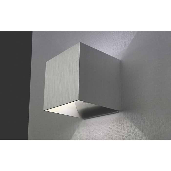 Wandlamp aluminium 1-lichts "Gymm" kubus 10x10x10cm - exclusief G9. ART DELIGHT. Prachtige vierkante wandlamp. Licht schijnt naar boven en naar beneden op de muur.  - WL GYMM ALU