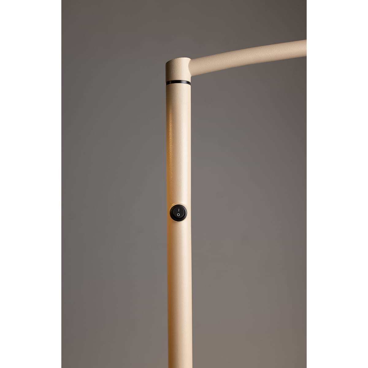 1-lichts - ETH. De hoogte van de lamp is 40 cm. De serie Marvis van het merk ETH bevat een tafellamp