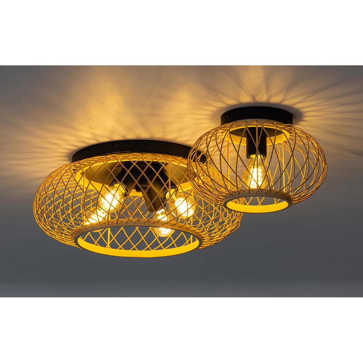 Houten plafondlamp Norah. Naturel hout. Diameter 50 cm. ETH. De Norah houten plafonnier is ook verkrijgbaar in 30 cm doorsnede. Zoek op 'Norah' op onze site.