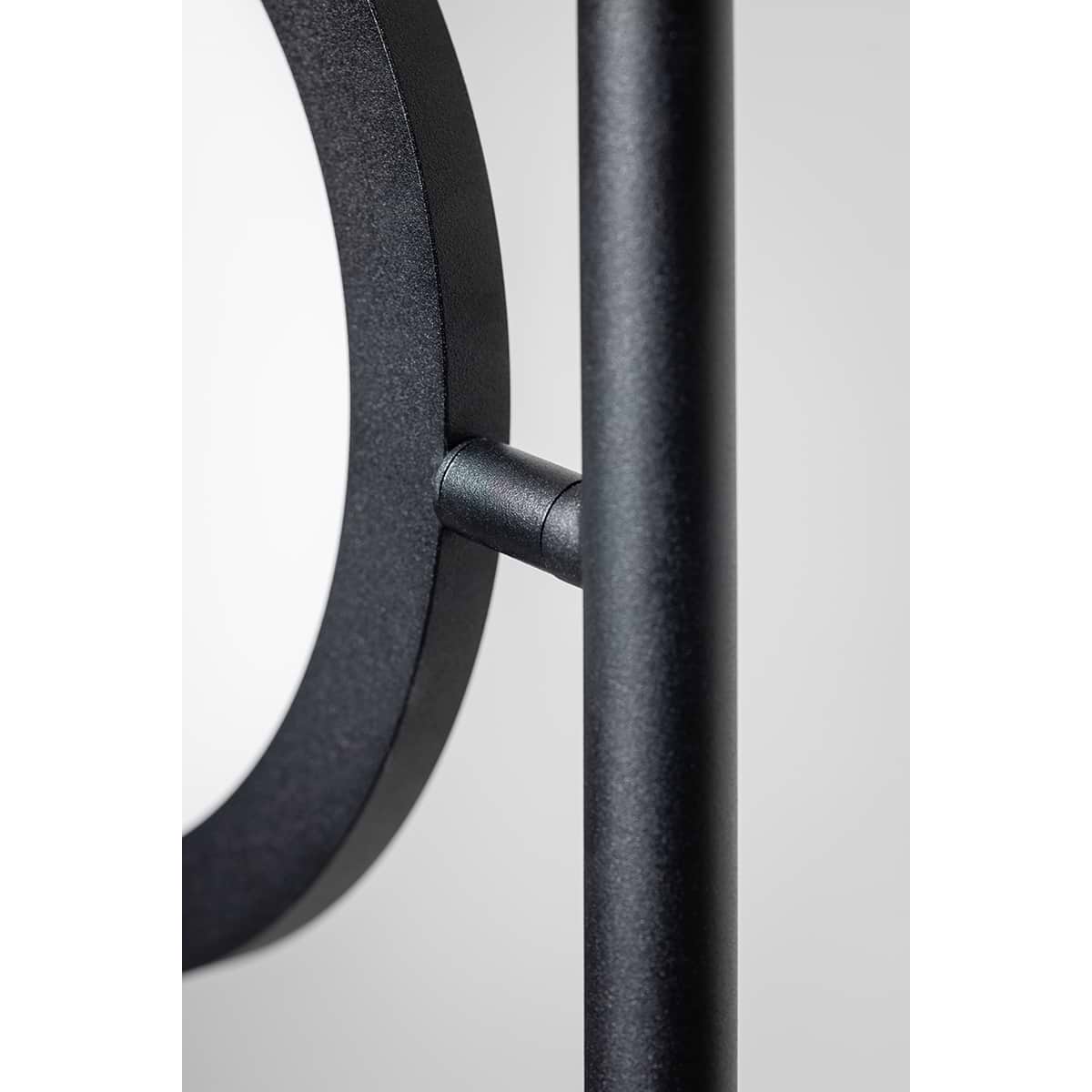 Mooie moderne mat zwarte vloerlamp met 2 lichtbronnen. Serie Felson van ETH