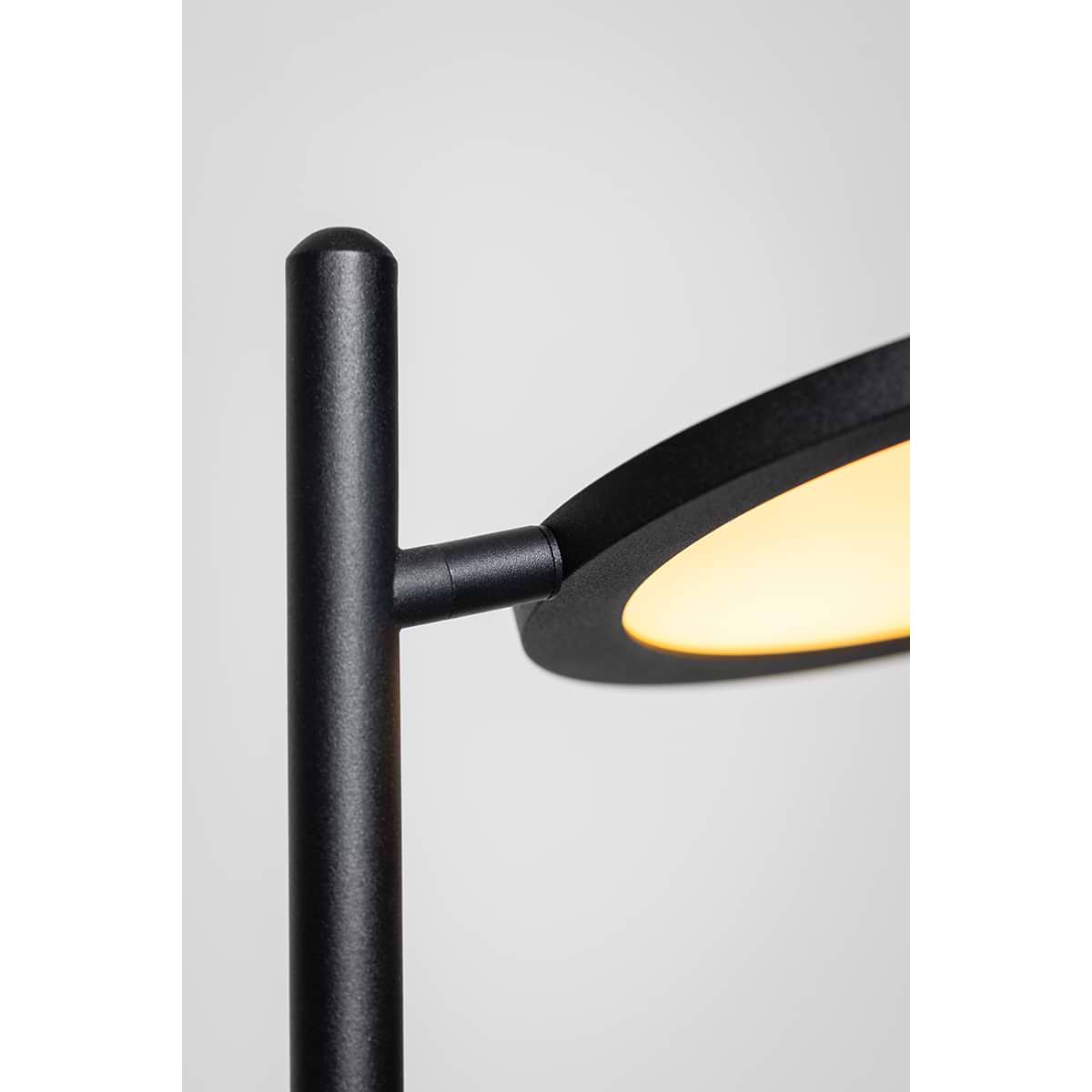 Mooie moderne mat zwarte vloerlamp met 2 lichtbronnen. Serie Felson van ETH