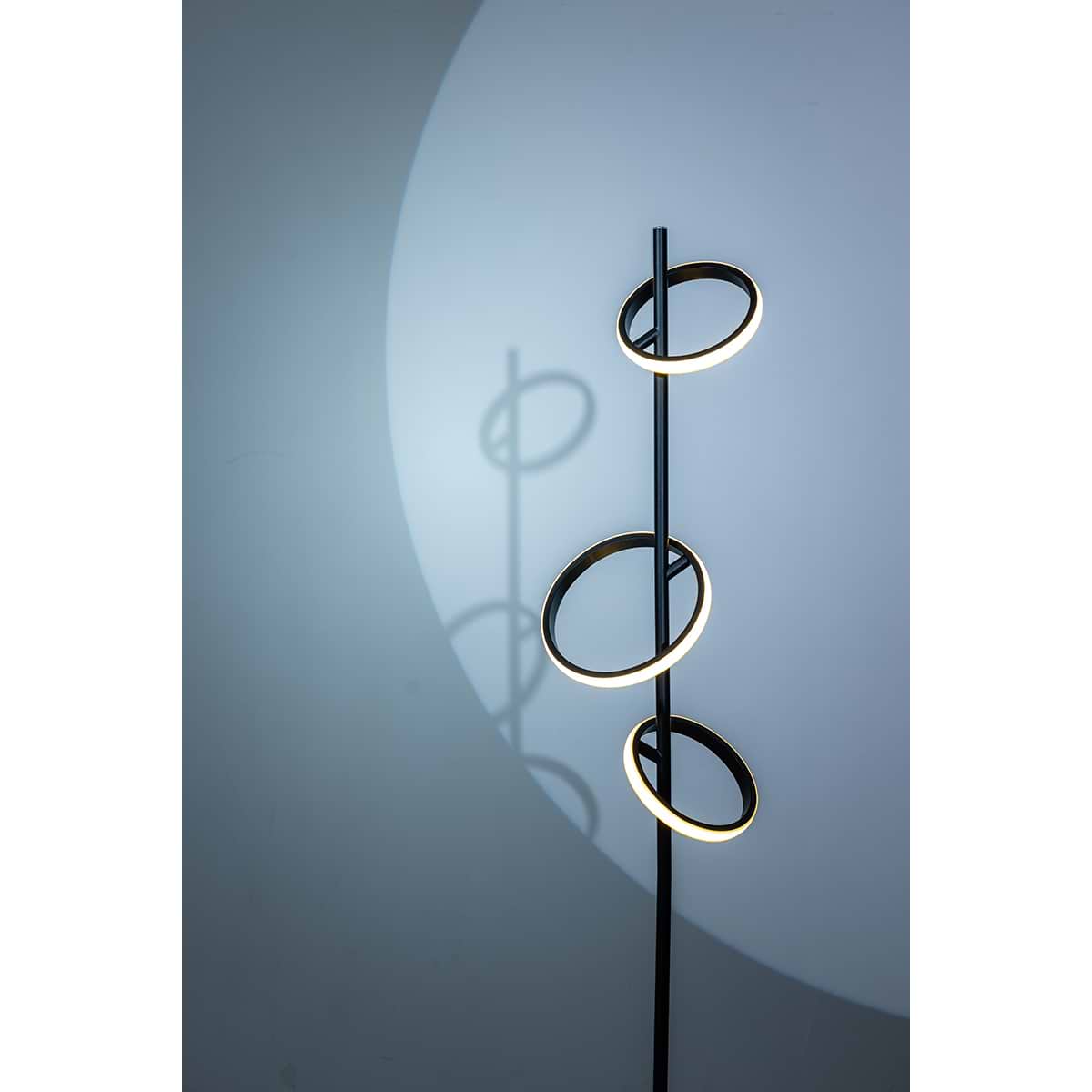 Moderne vloerlamp Jaimy met drie led lichtringen. Serie Jaimy