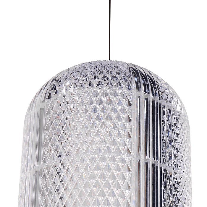 Ronde vormen van kap 3840ZW Mexlite hanglamp. Maak kennis met de hanglamp Geripu 3840ZW met één lichtbron. Deze lamp heeft een kunststof behuizing van 15 cm in diameter en een geribbeld design. De ingebouwde 8 watt ledmodule biedt warm licht met een kleurtemperatuur van 2700 Kelvin en een lichtopbrengst van 700 lumen. De lamp is niet dimbaar. Door de unieke structuur van het kunststof ontstaat een bijzonder lichtspel, waardoor deze lamp een echte eyecatcher is in elk interieur