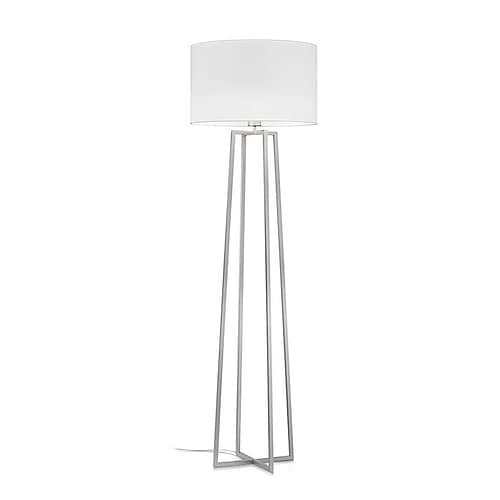 Moderne vloerlamp, 41.976.05-10*, van de Duitse fabrikant Knapstein. Met voetdimmer. Alle lampen van Knapstein zijn van zeer degelijke kwaliteit. Voor meer opties uit de serie: GITA, kunt u de zoekfunctie gebruiken op onze site. Dan ziet u welke andere opties er binnen de serie zijn. Kleur: nikkel mat. Lampenkap Chintz wit. Aantal lichtpunten: 1. Lichtbron: exclusief. Breedte in mm: 500. Lengte/diepte in mm: 500.