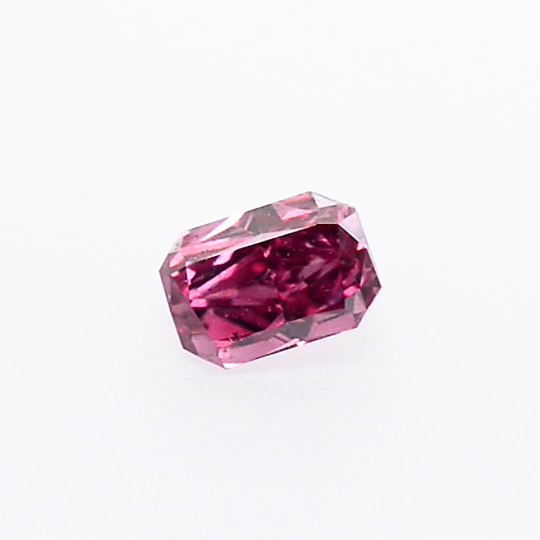 0.12 carat, Fancy Purplish Red Diamond, Radiant Shape, (SI1) Clarity ...