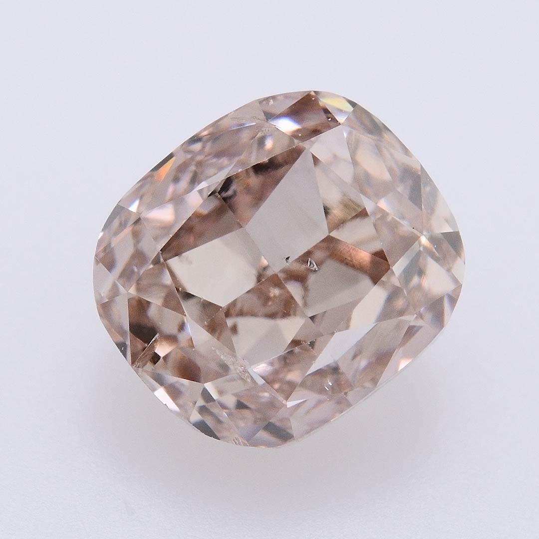 大人女性の 0.264ct fancy ダイヤモンド pink brown light ネックレス