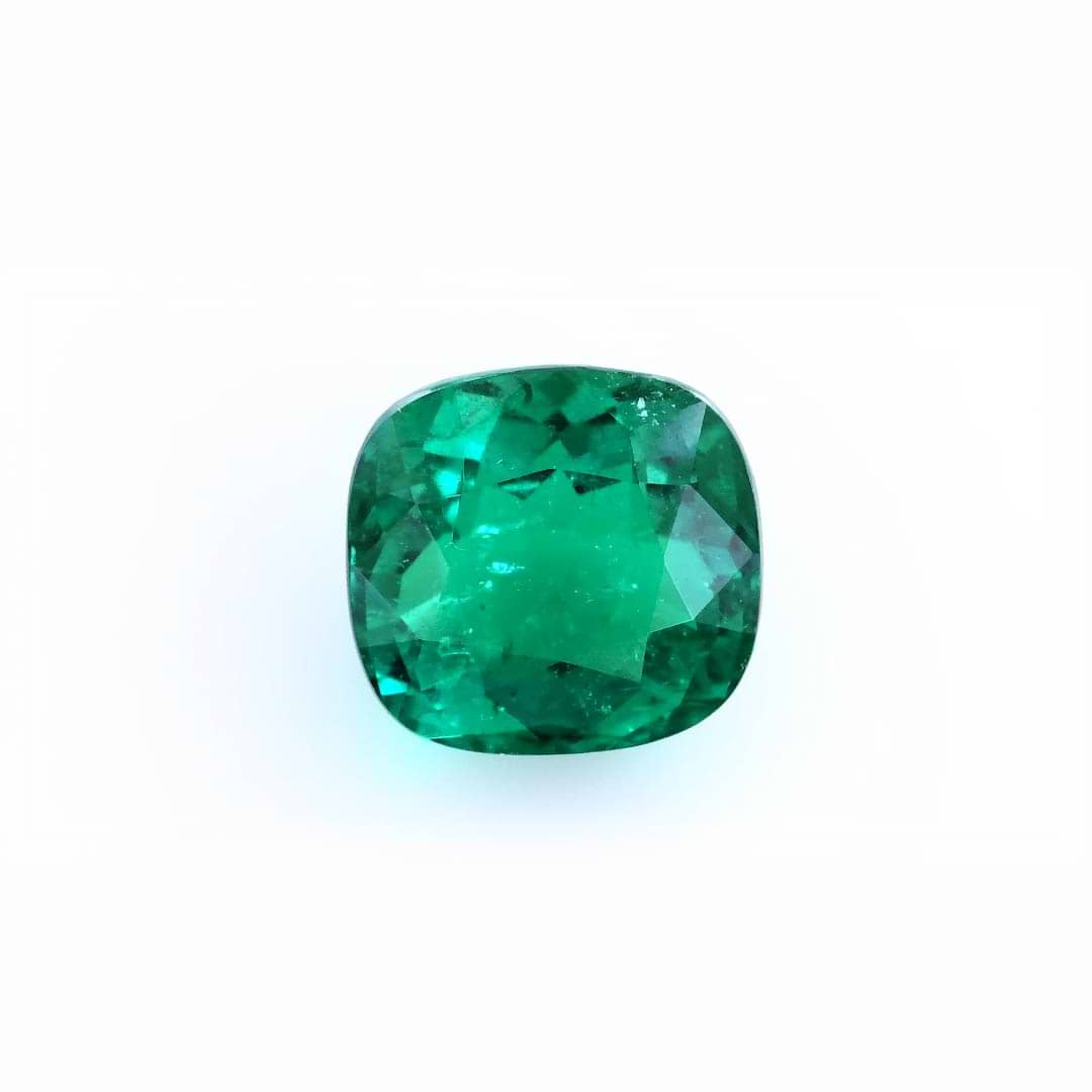 9.26 carat, Green, COLOMBIAN Emerald, Cushion Shape, Minor, GUBELIN ...
