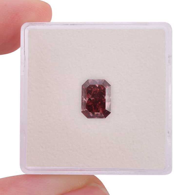 Fancy Red Diamond  - 2