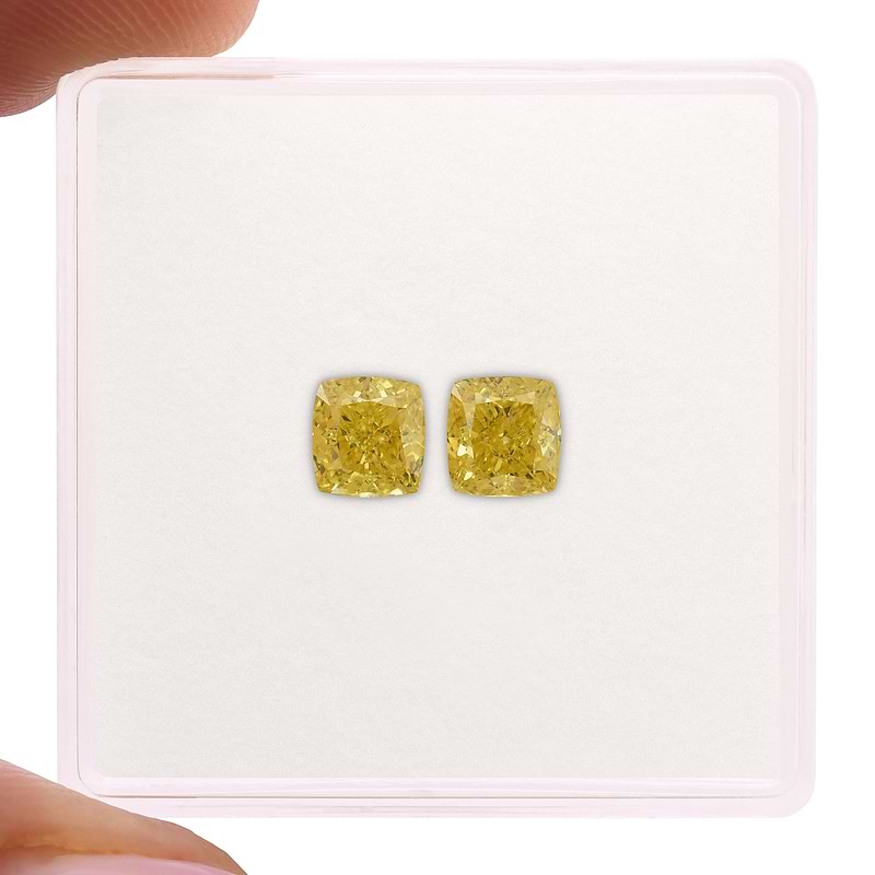Fancy Vivid Yellow Diamond  - 2