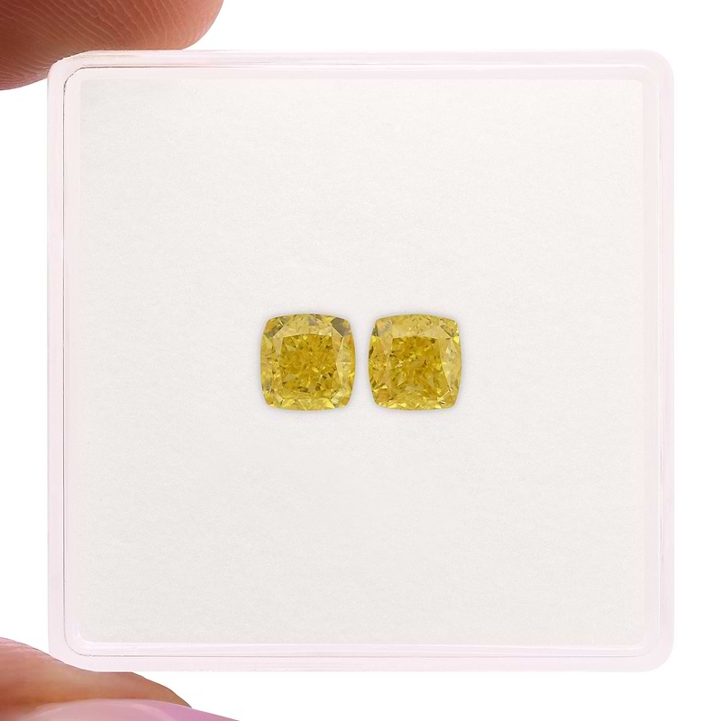 Fancy Vivid Yellow Diamond  - 2