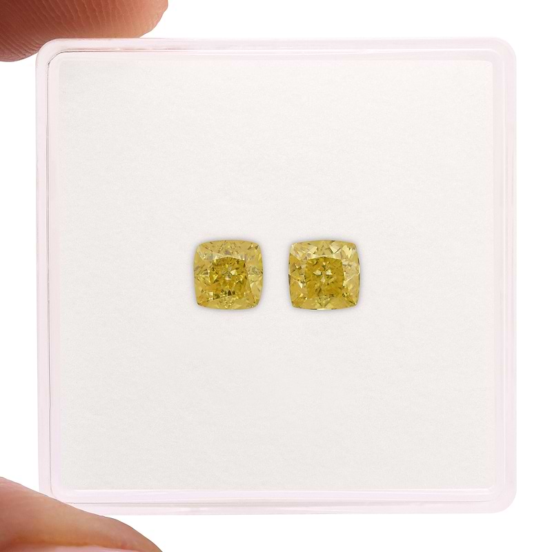 Fancy Vivid Yellow Diamond  - 2