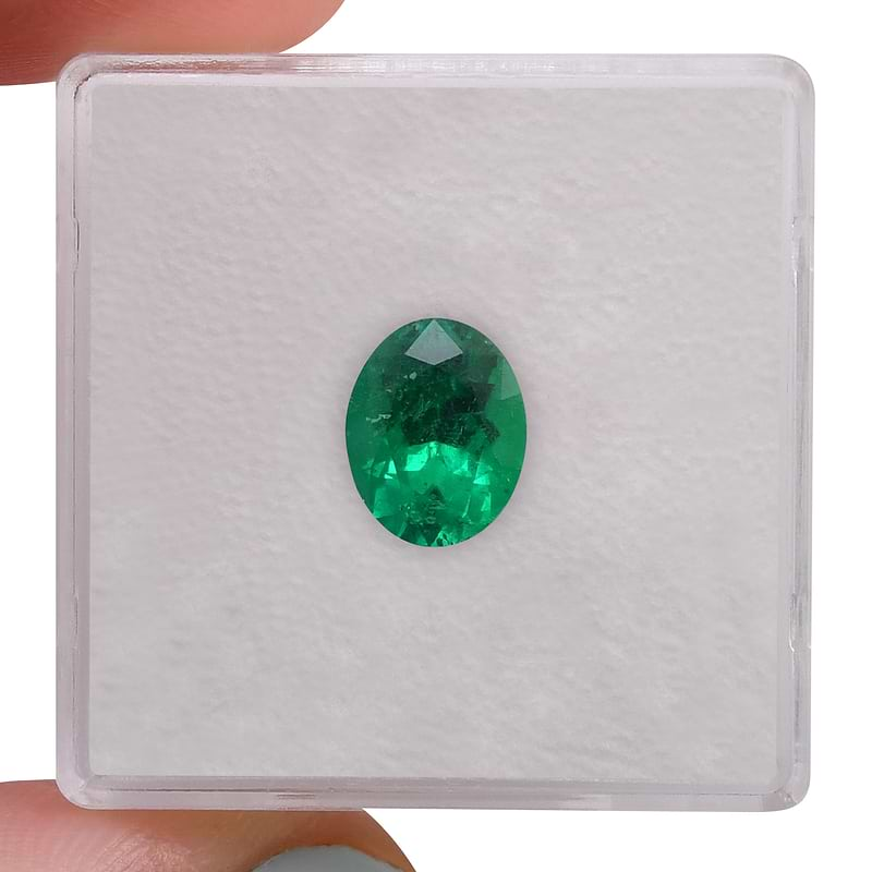 1.41 carat, Green, COLOMBIAN Muzo Emerald, Oval Shape, Insignificant ...