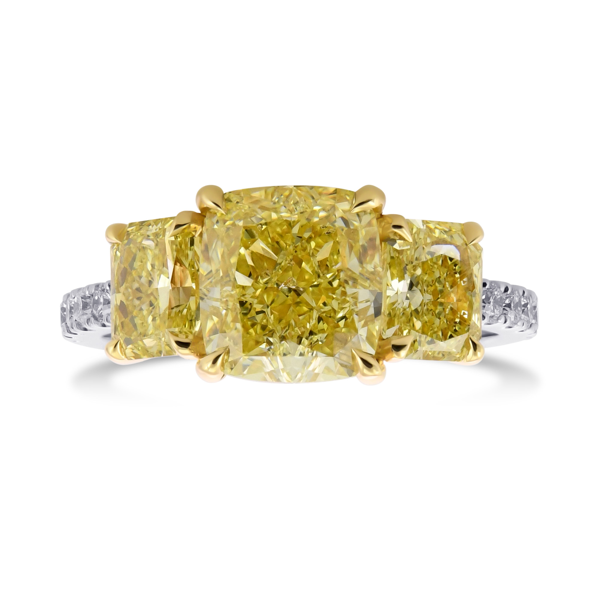 Fancy Intense Yellow Cushion Three-stone Diamond Ring, ARTIKELNUMMER 32174M (4,88 Karat TW)