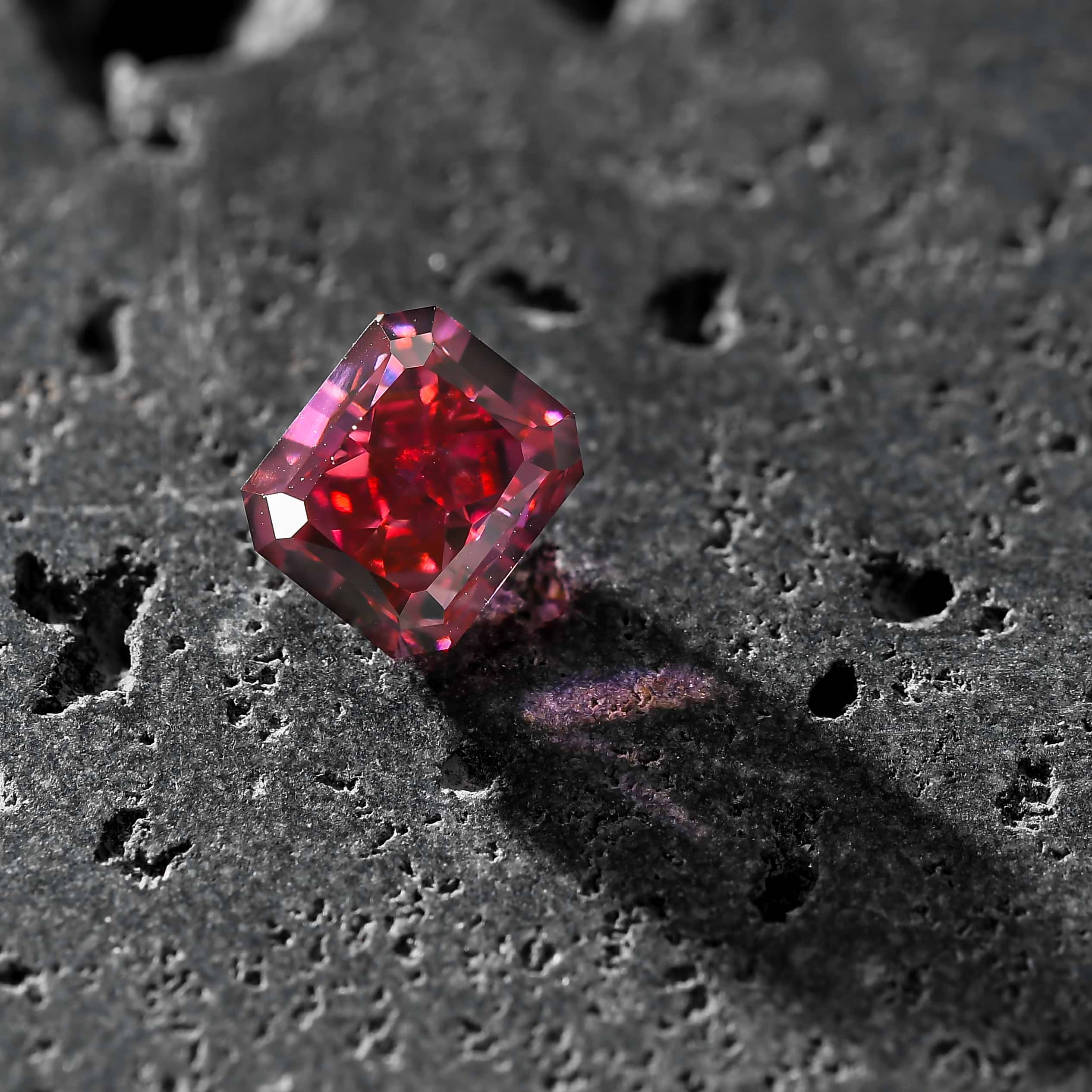 LEIBISH Fancy Red Diamond