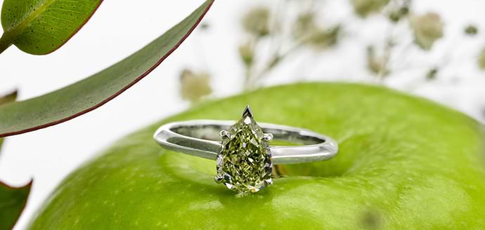 Chameleon diamond engagement ring by Leibish