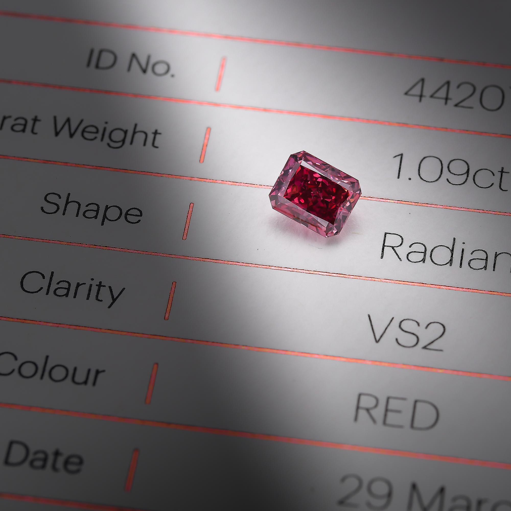 LEIBISH 1.09 carat, Fancy Purplish Red Diamond, Red, Radiant Shape, VS2 Clarity, ARGYLE & GIA