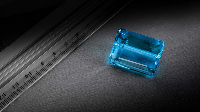 An 81.07 carat AQUAMARINE