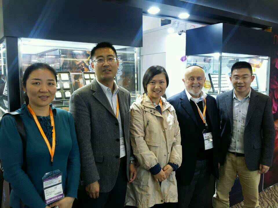 Leibish and some esteemed visitors at HKTDC March 2014