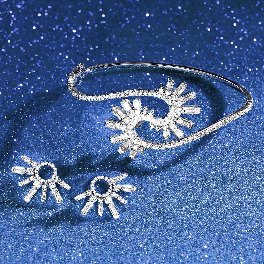 LEIBISH Extraordinary White Diamond Bracelet and Earrings