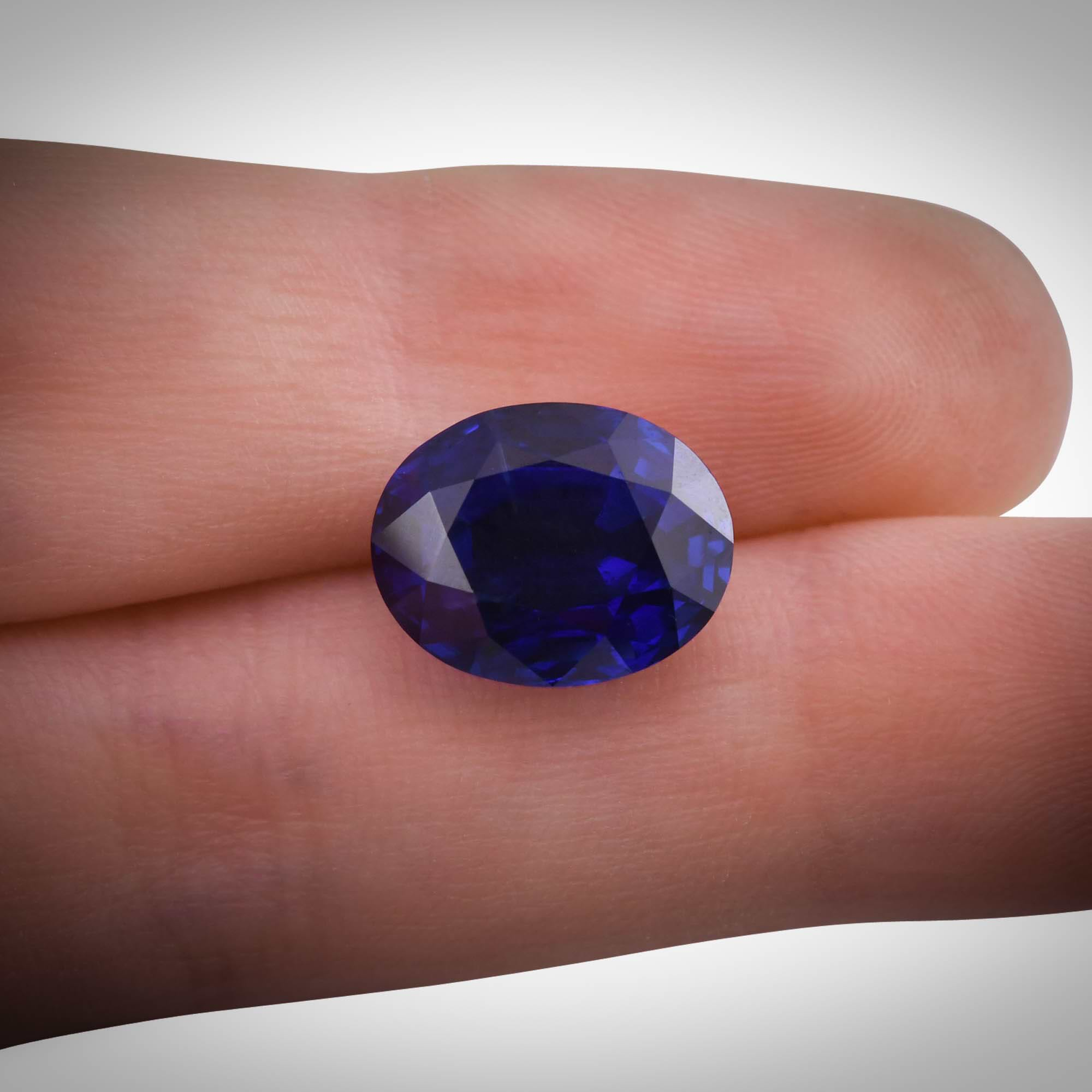 LEIBISH 8.12 carat, Royal Blue, Madagascar Sapphire, Oval Shape, No evidence of heat enhancement, GRS & SSEF