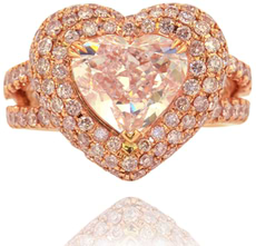 Roségold-Ring mit herzförmigem Diamant in hellem Pink und Halo in Form eines doppelten Herzens, mit 3,57 Karat