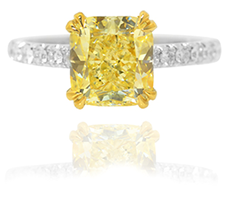 Diamantring mit Stein im Kissenschliff in Fancy Yellow mit Pavé-Seitensteinen mit 2,85 Karat