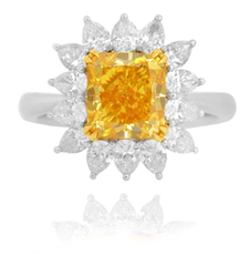 Diamantring mit Stein im Radiantschliff in Fancy Vivid Yellow mit 4,41 Karat