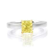 Solitär-Verlobungsring aus Weißgold mit gelbem Diamanten in Radiantform