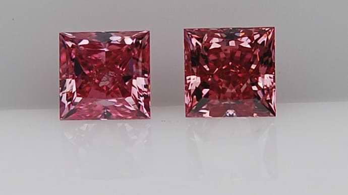 Matched pair of Argyle Fancy Vivid Purplish Pink, Princess Cut Diamonds