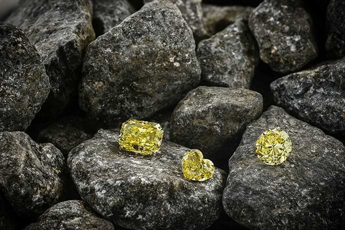 real life pictures of raw diamonds in rock