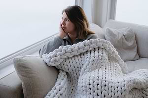What are the benefits of a weighted blanket