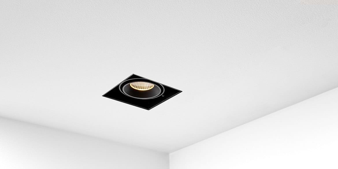 Trimless spots LED, inbouwspots van B Dutch, badkamerverlichting, badkamer spotjes led, badkamer lamp, led verlichting badkamer. Een moderne collectie trimless inbouwspots die worden weggewerkt in het plafond. Vierkante modulaire multiple spots led. B Dutch design voor badkamers en keukens.