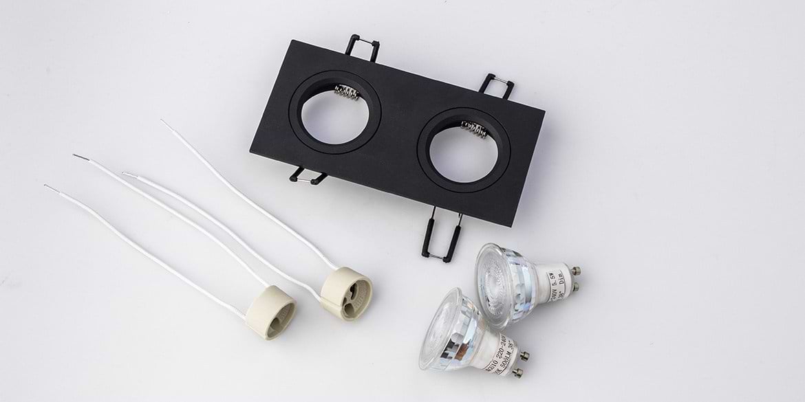 Dubbele inbouwspots mat wit LED inbouwspots, twee naast elkaar. Rechthoekige inbouw spots. B DUTCH The Essential LED spots collectie. Dubbele inbouwspots mat zwart LED inbouwspots, twee naast elkaar. Rechthoekige inbouw spots. B DUTCH The Essential LED spots collectie. Diverse maten, mat zwarte spots, mat witte spots en geborsteld aluminium LED spots voor GU10, MR16 en Philips Hue GU10 lichtbronnen.
