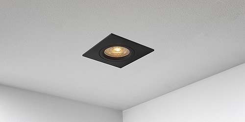 Spotjes, inbouwspots vierkant 79mm mat zwart LED, uit de B DUTCH The Essentials plafondspots collectie. Diverse maten, mat zwarte spots, mat witte spots en geborsteld aluminium LED spots voor GU10, MR16 en Philips Hue GU10 lichtbronnen.