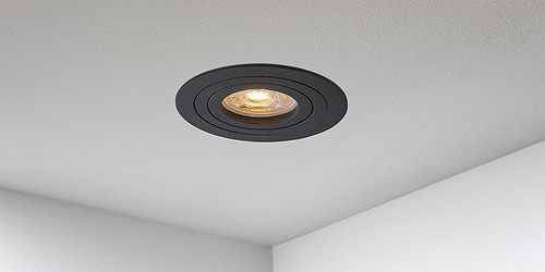 Spotjes, inbouwspots rond 92mm mat zwart LED, verstelbaar, kantelbaar, uit de B DUTCH The Essentials plafondspots collectie. Diverse maten, mat zwarte spots, mat witte spots en geborsteld aluminium LED spots voor GU10, MR16 en Philips Hue GU10 lichtbronnen.