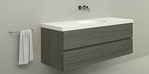 Badkamermeubel B DUTCH Bari 150 cm breed, eiken hout fineer. Wastafelmeubel met B DUTCH Solid Surface Corian wastafel.