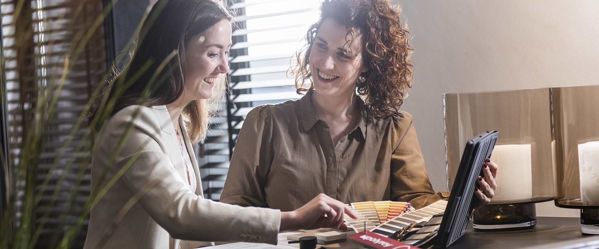 B Dutch keukens en badkamers. Vraag advies van de B Dutch keuken en badkamer designers. Plan uw afspraak. Op zoek naar een nieuwe luxe keuken of badkamer? Maak een afspraak voor een vrijblijvend uitgebreid adviesgesprek met een van de B Dutch designers.