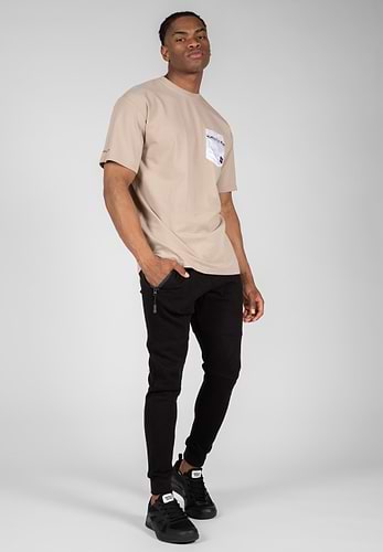 Beige t shirt outfit mens 2025