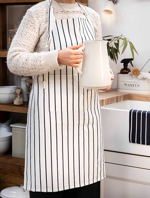 Bampton Apron Warm White